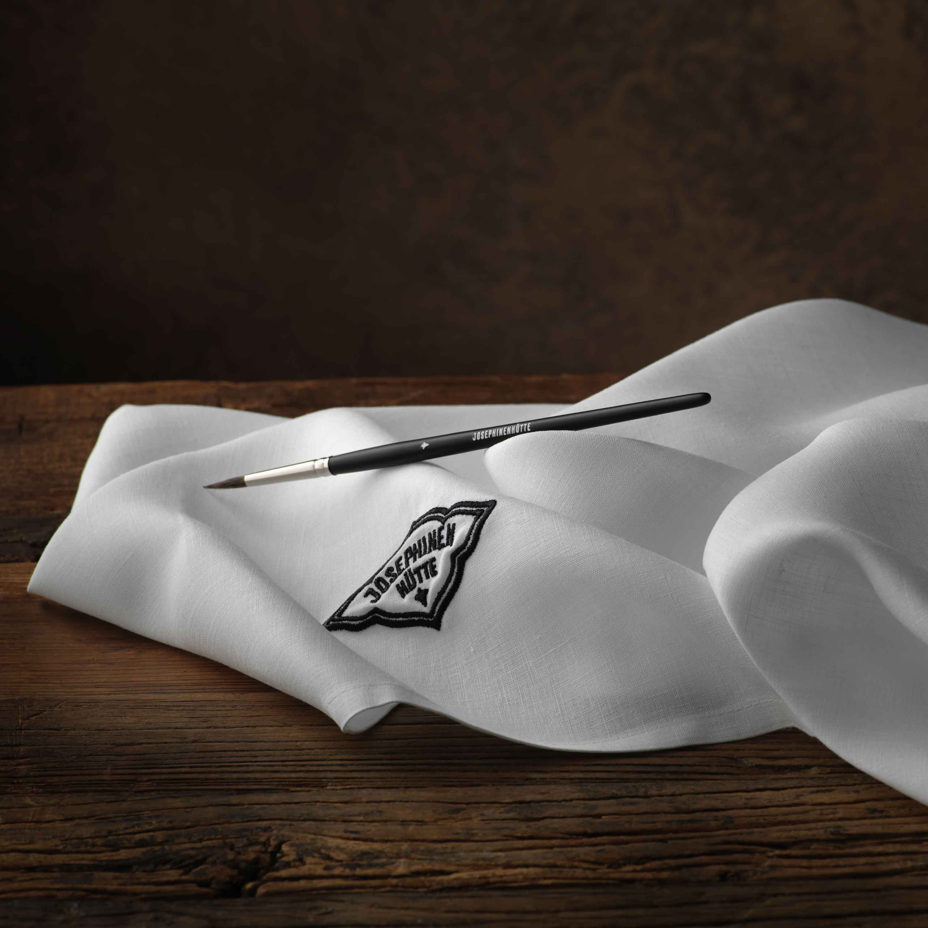 Care set: Linen Cloth and Brush